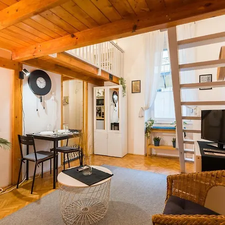 Apartment Lovely Little Loft In The Heart Of Budapest