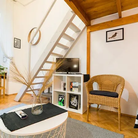 Lovely Little Loft In The Heart Of Apartment