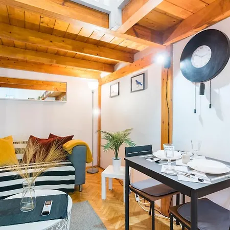 Διαμέρισμα Lovely Little Loft In The Heart Of