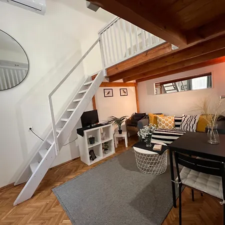 Lovely Little Loft In The Heart Of Appartamento Budapest