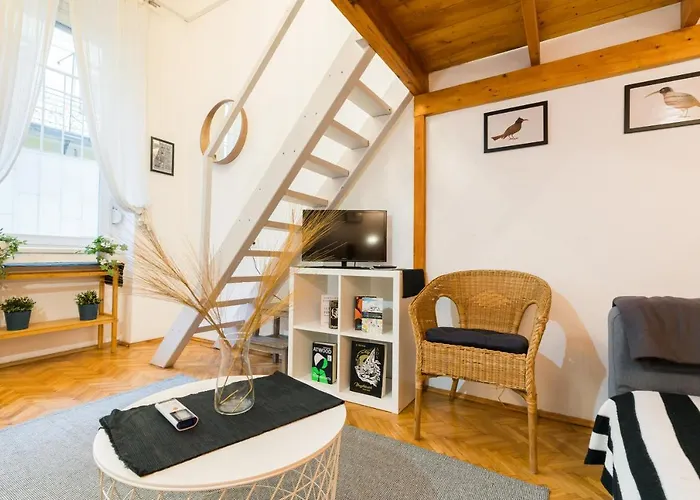 Ragozzi - Tiny But Comfy, Location - Ac Apartment