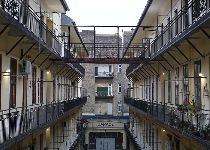 Ragozzi - Tiny But Comfy, Location - Ac * Budapest